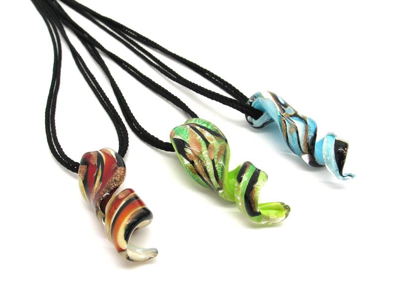 Spiral Murano Glass Necklaces, in spiral shape, 40x15 mm i ( COLV0318 ) available in 5 colour, made entirely handmade by Murano master glass-makers with the lampwork technique, from Murano Venice - Italy, with silver 925 and gold 24kt foil insertions and Avventurina Glass, and cotton cord double wire in black color (50 cm)