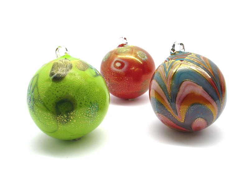 Murano Glass Christmas balls : 28 mm in diameter, available in 10  assorted colours, made entirely handmade by Murano master glassmakers with the “ Blowing technique ” in our factory in Murano Venice - Italy