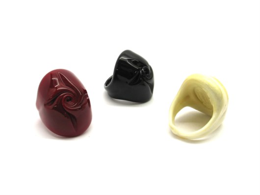 Murano Glass  Ring - Murano Glass rings - AV03O7 - with a rose imprinted over the ring
